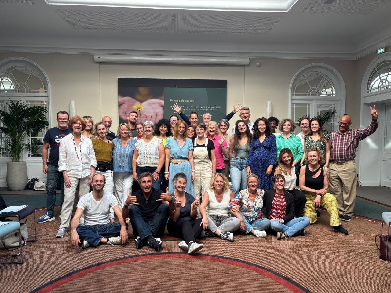 Un groupe de participants réuni lors d’un stage de Gestalt